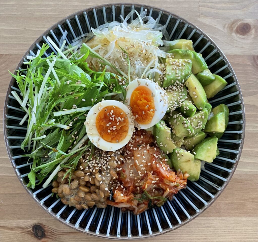 納豆アボカド丼の画像